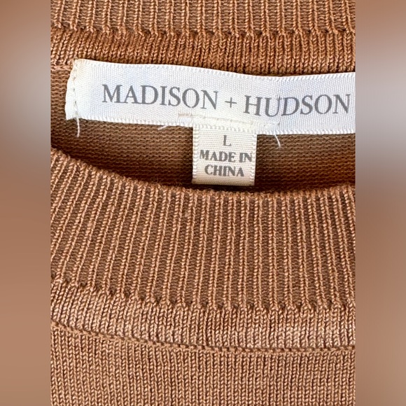 Madison & Hudson Short Sleeve Pullover- Sz Large - Picture 4 of 7